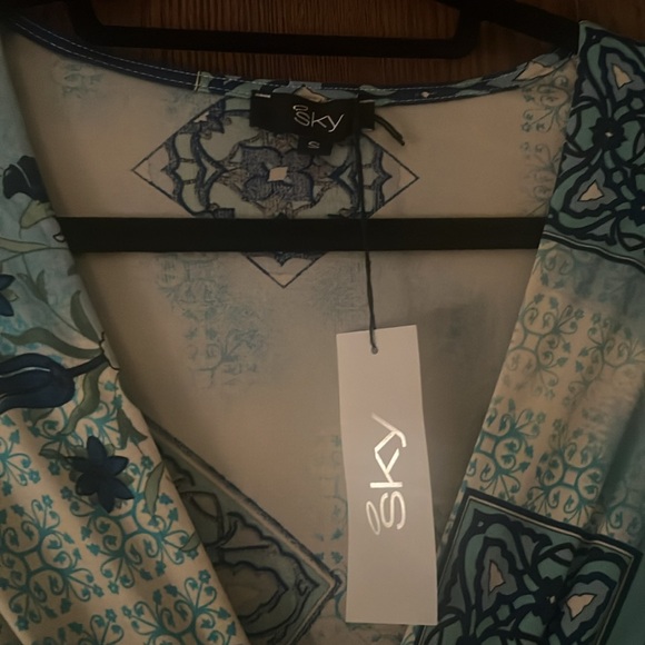 SKY RESORT MINI DRESS WITH METAL JEWLED PLATE IN AQUA GEOMETRIC PRINT - Picture 3 of 5